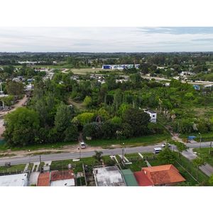 Vende Terreno De 28.436 M2 Sobre Cno. Carlos A. Lopez