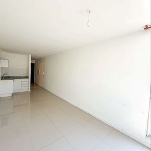 Venta Espectacular Monoambiente  Canelones Y Rio Negro- Barrio Sur / Centro.