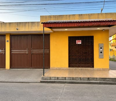 Casa Comercial En Alquiler