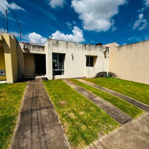 Casa En Venta De 2 Dormitorios En Condominio Sevilla Pinatar