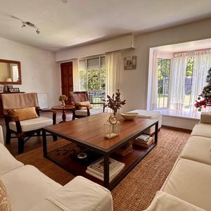 Muy Linda Casa A Pasos Del British. Reciclada. Jardín. 