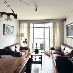 Sobre Rambla Ciudad Vieja, Venta 2 Dorm. Con Terraza Y Vista Al Río.