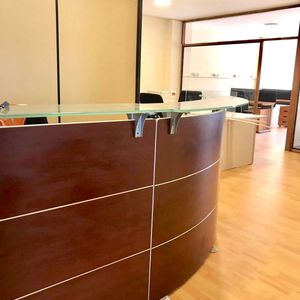 Hermosa Oficina A Pasos Del Correo. Apta Para Vivienda U Oficina!!!