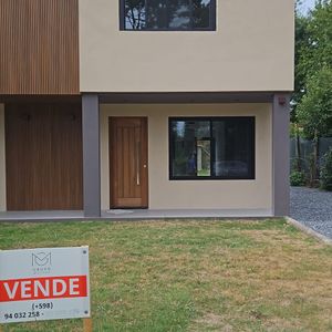 Venta Casa 3 Dormitorios 2 Bañoa Aptas Para Ingresar Hoy. Pinar P. Del Este.