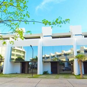 En Alquiler Casa De Lujo En Condominio Exclusivo