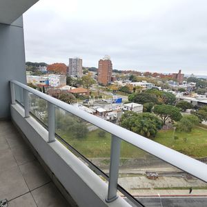 Apartamento De 1 D Con Terraza Y Garaje, Piso Alto, Vista Muy Despejada