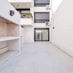 Venta Apartamento 1 Dormitorio, Parrillero Y Garaje En Pocitos A Estrenar 