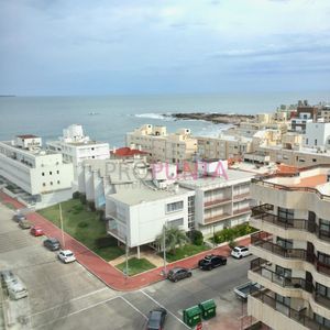 Alquiler Temporada Y Venta Apto De 1 Dormitorio Y Medio , Península Con Vista  , A Pasos Del Emir