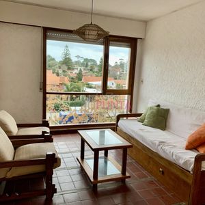 Apartamento De 1 Dormitorios En Alquiler Anual, Con Garaje.