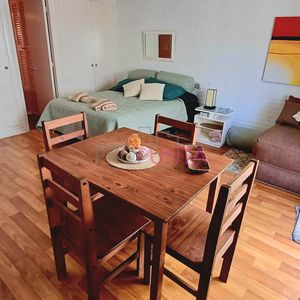 Monoambiente En Península, Disponible Para Alquilar Toda La Temporada.-
