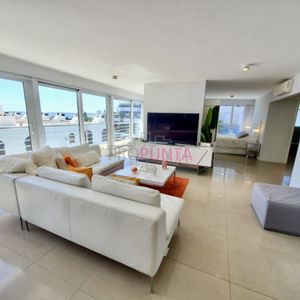 Apartamento En Venta, Amplio Loft Con 3 Plazas, Mansa.