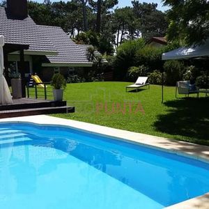 Alquiler Casa De 3 Dormitorios En Punta Del Este