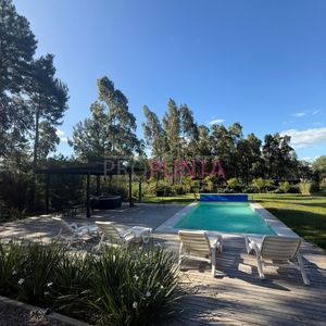 Hermosa Casa Con Piscina Chacras Del Pinar