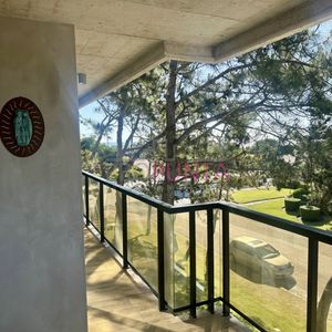 Apartamento De 2 Dormitorios En Venta Con Garaje, Parada 10 De La Mansa, Full Equipado.