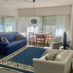 Apartamento En Alquiler Anual, 1 Dormitorio Península, Excelente Ubicación, Edificio Con Porteria Y Mucama 2 Veces Por Semana.