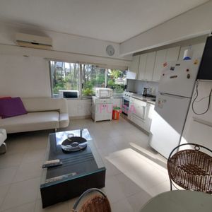 Oportunidad De Inversión, Apartamento De 1 Dormitorios En Venta, Roosevelt.