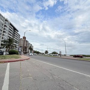 Casa En Venta De 2 Dormitorios En Puerto Buceo