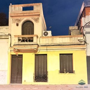 Casa En Venta De 3 Dormitorios En Aguada Con Arreglos Para Hacer