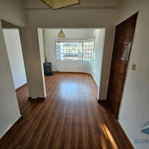 Casa En Venta C/ Cochera En Tres Cruces