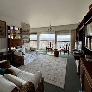 Apartamento De Categoria En Venta 4 Dorm, 3 Baños Y Doble Garage Con Box. Centro
