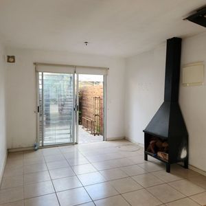 Casa En Venta C/ Cochera En San José De Carrasco