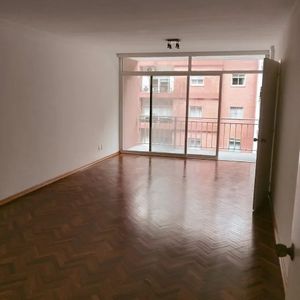 Apartamento En Venta C/ Cochera En Pocitos