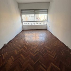 Apartamento En Alquiler En Centro Con Terraza Lavadero