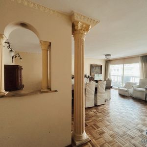 Venta Apartamento De Lujo En Pocitos | 4 Dormitorios, 3 Baños, Con Cochera