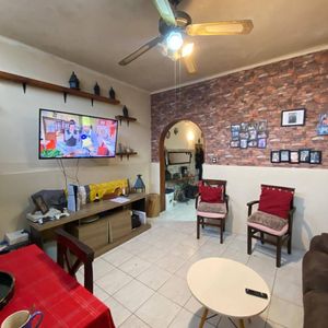 Casa En Venta C/ Cochera En La Blanqueada