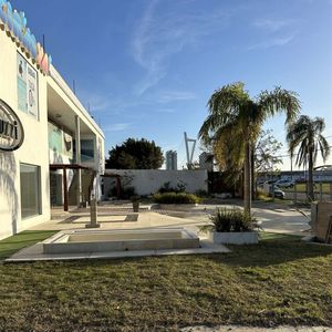 Venta Local Carrasco Este Automotoras Esquina