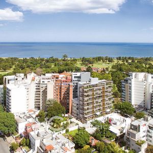 Apartamento Con Patio En Uno Golf Ref. 9427