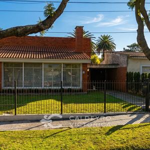 Casa En Venta En Punta Gorda 10185, Dos Casas Con Gran Potencial