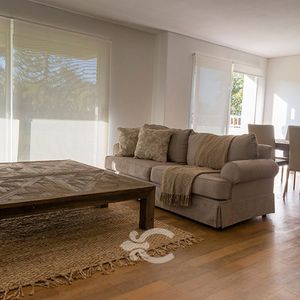 Apto Con Renta En Oak Park Carrasco Ref. 3962