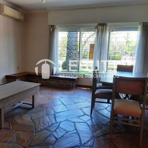 Casa Venta,1 Planta,4 Dormitorios,2 Baños, Jardín. Parrillero Zona  Latu