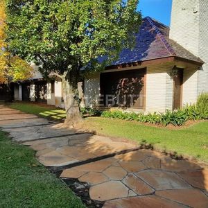 De Estilo. Excelente Carpintería 5 Dormitorios 5 Baños. Piscina Barbacoa 1900 M2