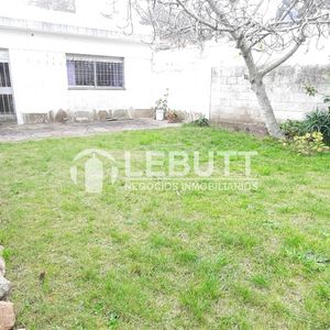 A Pasos Del Mar Una Planta 2 Dormitorios 2 Baños Cocina Jardin Punta Gorda