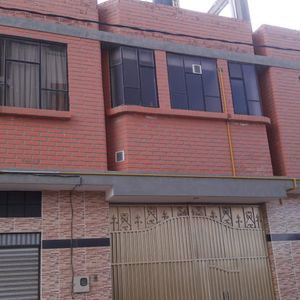 Propietario Vende Hermosa Casa Nueva Con Excelente Ubicación En El Alto!!!