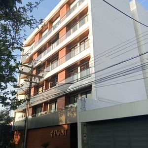 Alquiler A Estrenar Dpto. 1 Dorm En Condominio Twist En Bs. 3200 [urbarí]
