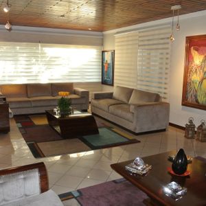 Bellisima Residencia  Zona Este