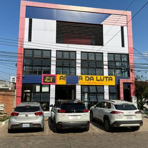 Edificio Comercial Barrio Hamacas