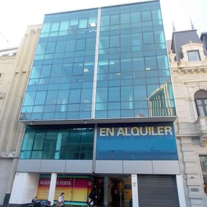 Venta De Oficina En Ciudad Vieja