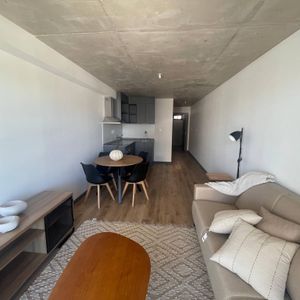 Venta Apartamento Dos Dormitorios En Pocitos Con Garaje.