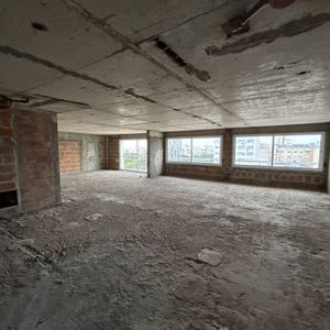 Alquiler - Oficina 147m2 En Tres Cruces - Canaro Y Bv. Artigas