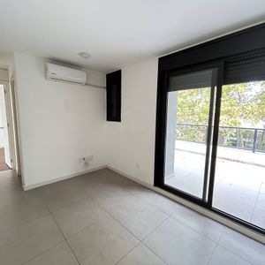 Venta Apartamento Un Dormitorio En Punta Carretas Dos Garajes