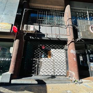 Venta De Local Comercial Con 70 Mts2 En Ciudad Vieja