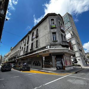 Venta De Edificio Con Cuatro Unidades En Ciudad Vieja