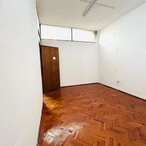 Alquiler De Oficina En Rincon  En Ciudad Vieja