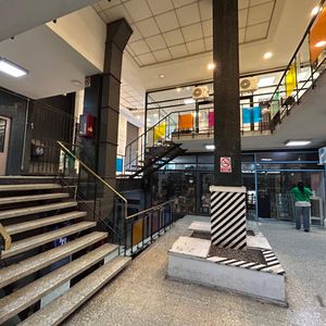 Alquiler De Local Comercial En Avenida 18 De Julio Con 24 Mts2 En Zona Centro