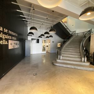Alquiler - Local Comercial Esquina Con 1.320 M2 En Aguada - Cuareim Y Guatemala