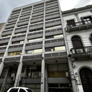 Venta De Oficina En Ciudad Vieja